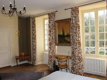 Chateau De La Touche Bed & Breakfast Savigny-Lévescault Eksteriør bilde